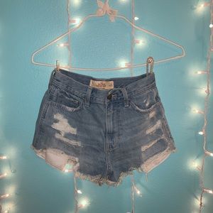 Embroidered summer shorts.